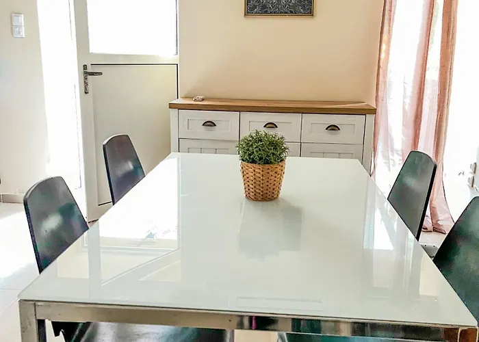 Mistral Apartment *